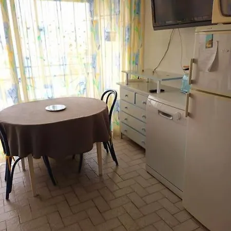 Studio Double Cabine Vue Balcon Vue Piscine 10 Mn Pied De La Plage Daire